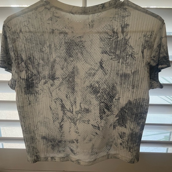 Lululemon tie dye blue and white short sleeve t shirt; size 4 - Picture 2 of 3